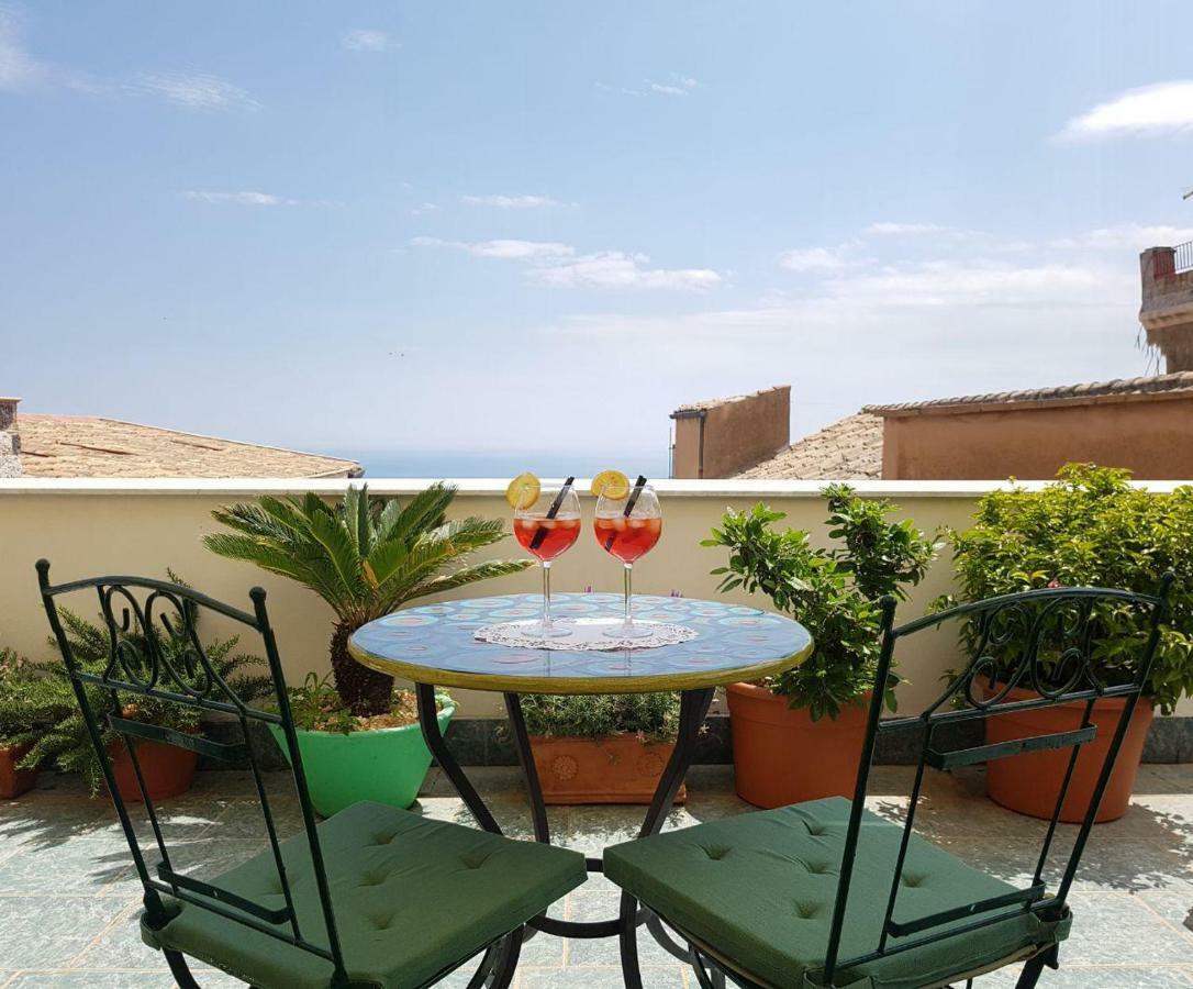 Guest House Le Sibille Таормина Екстериор снимка